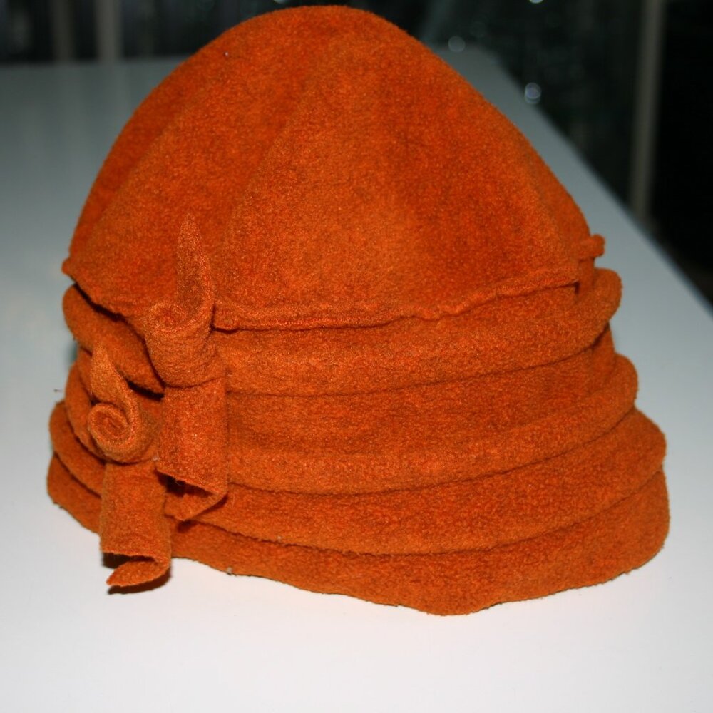 WOMENS' HAT MADE IN FRANCE SIENNA/RUST COLOR: CHIC